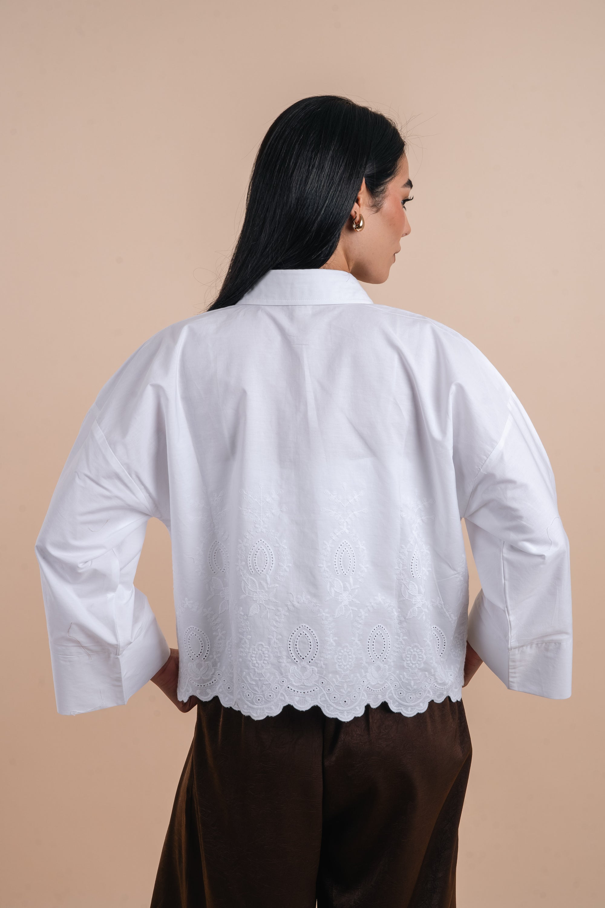 White hem embro shirt