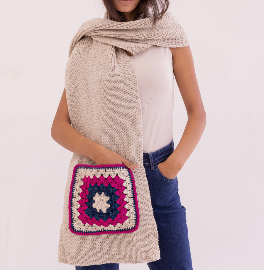 Handmade knit pocket scarf - Beige