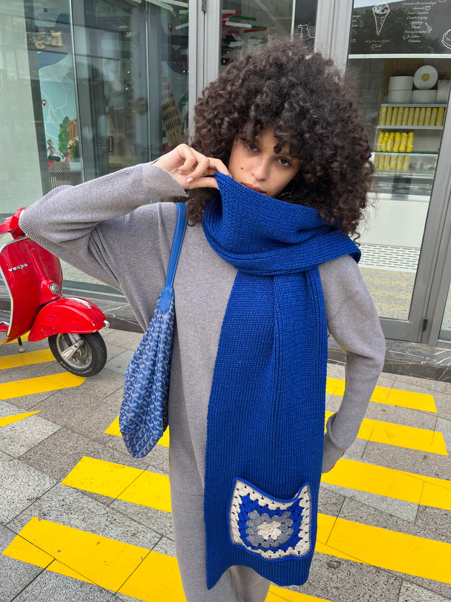 Handmade knit pocket scarf - Royal Blue