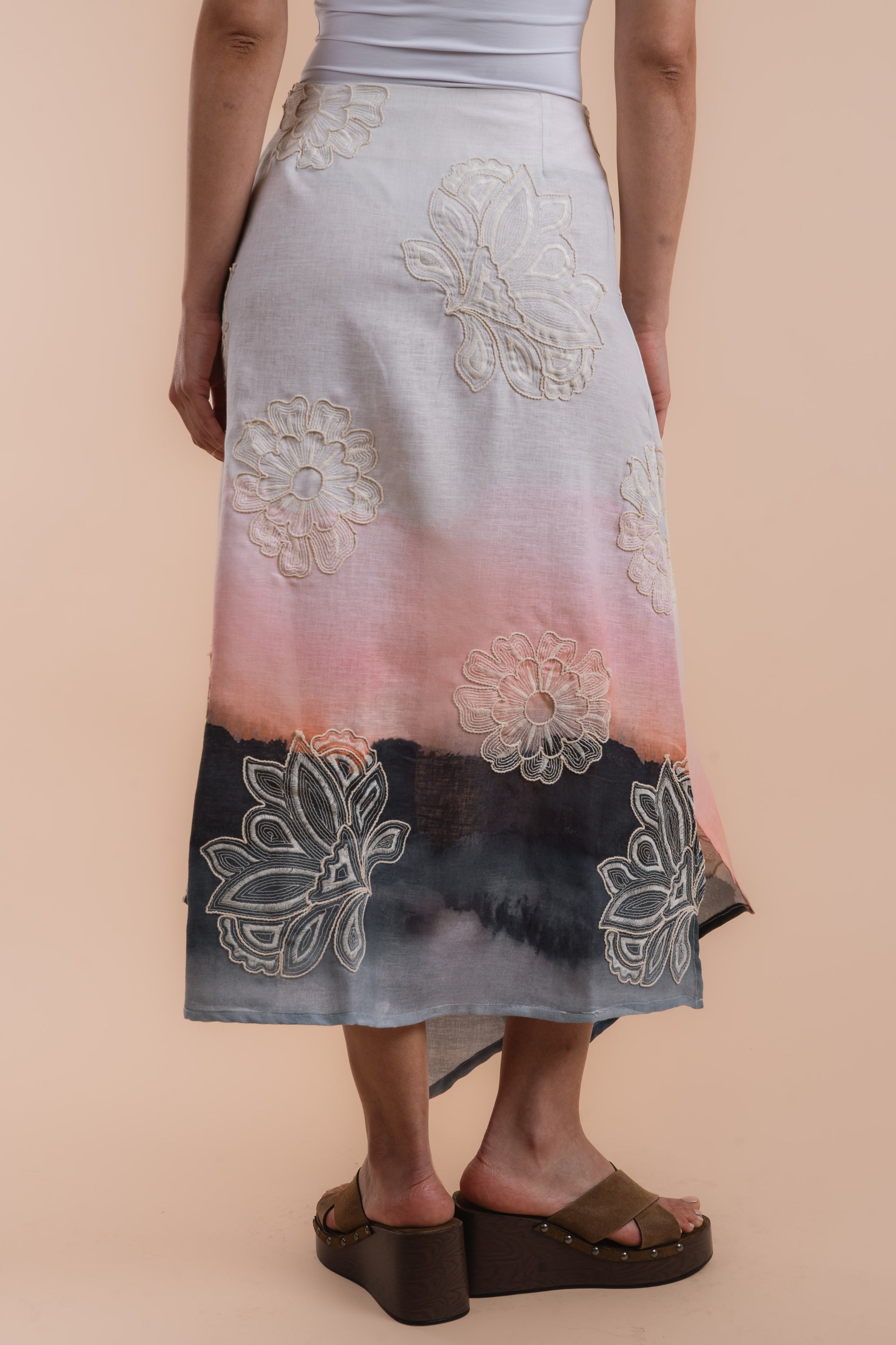 Grading white/pink skirt embro