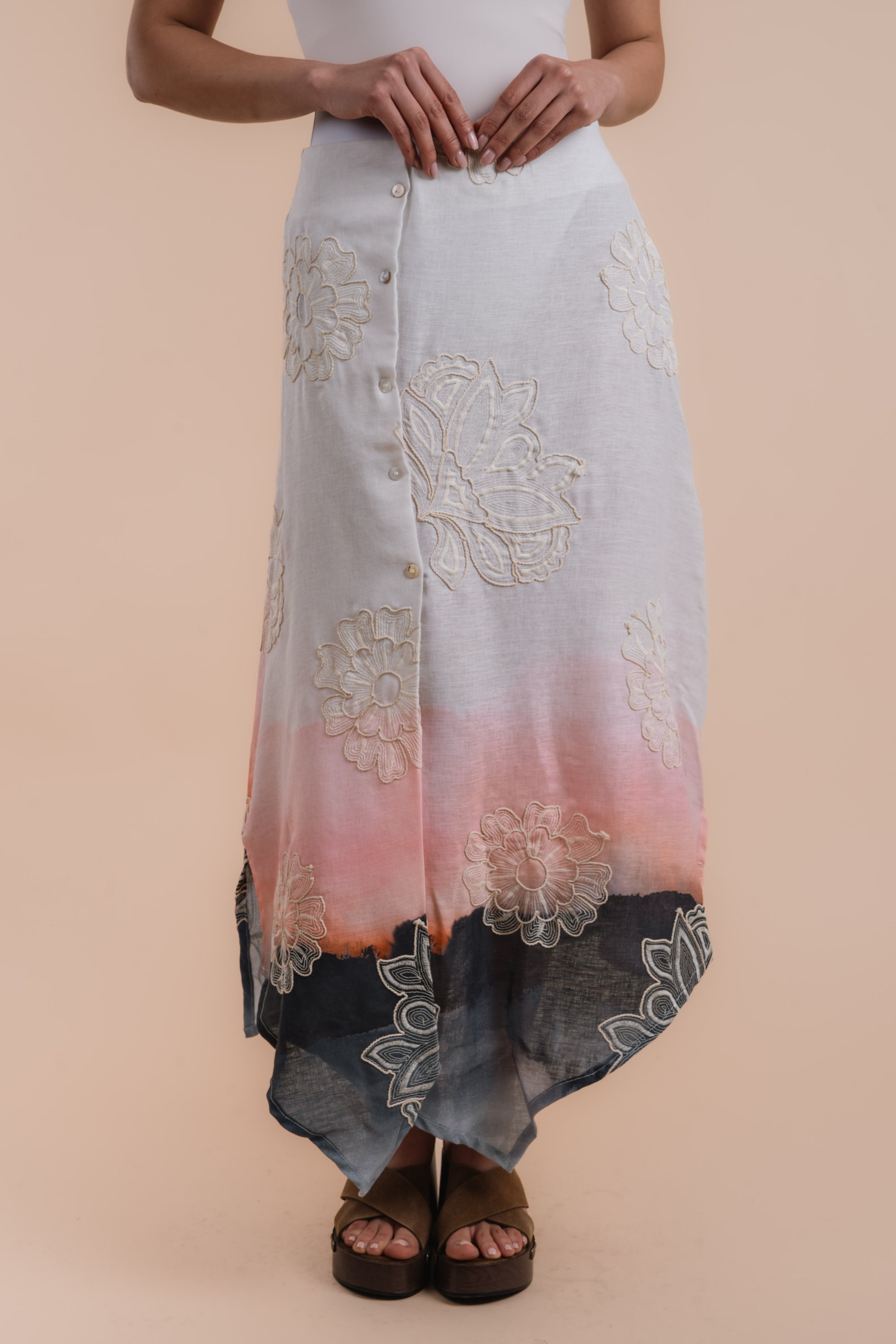 Grading white/pink skirt embro