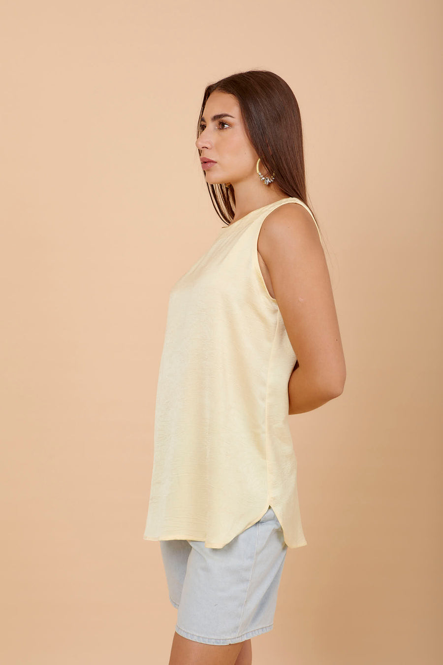 Light yellow airflow Sleeveless top