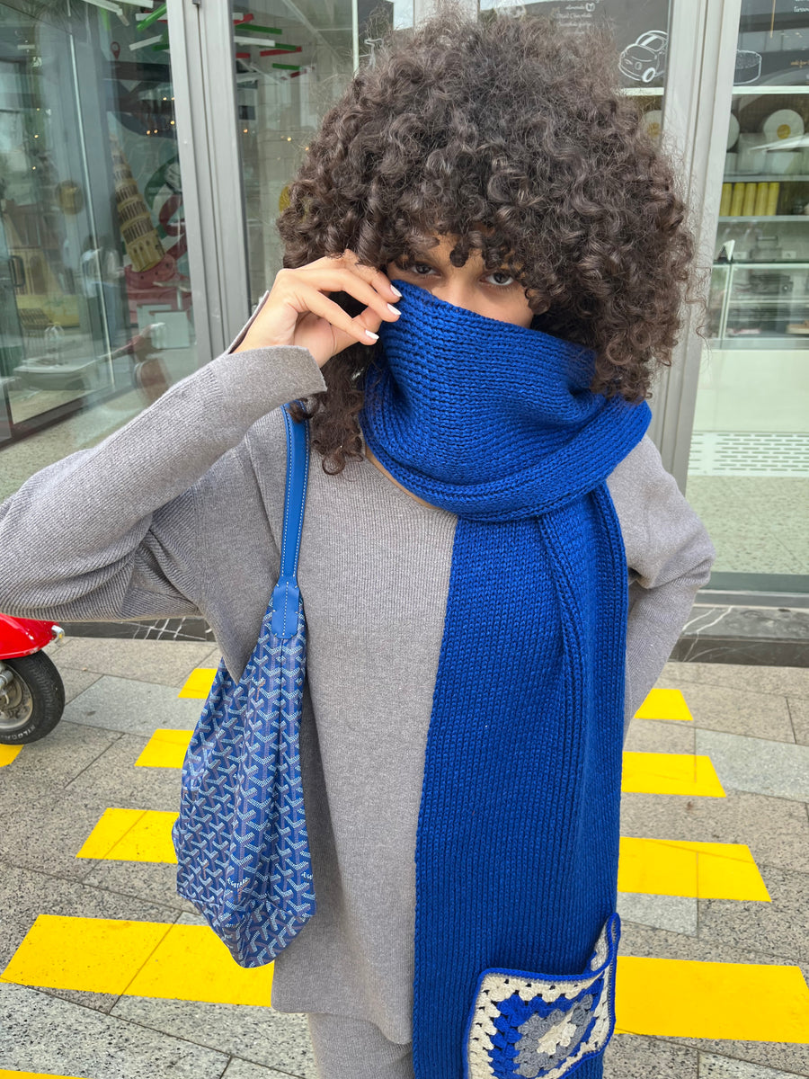 Handmade knit pocket scarf - Royal Blue