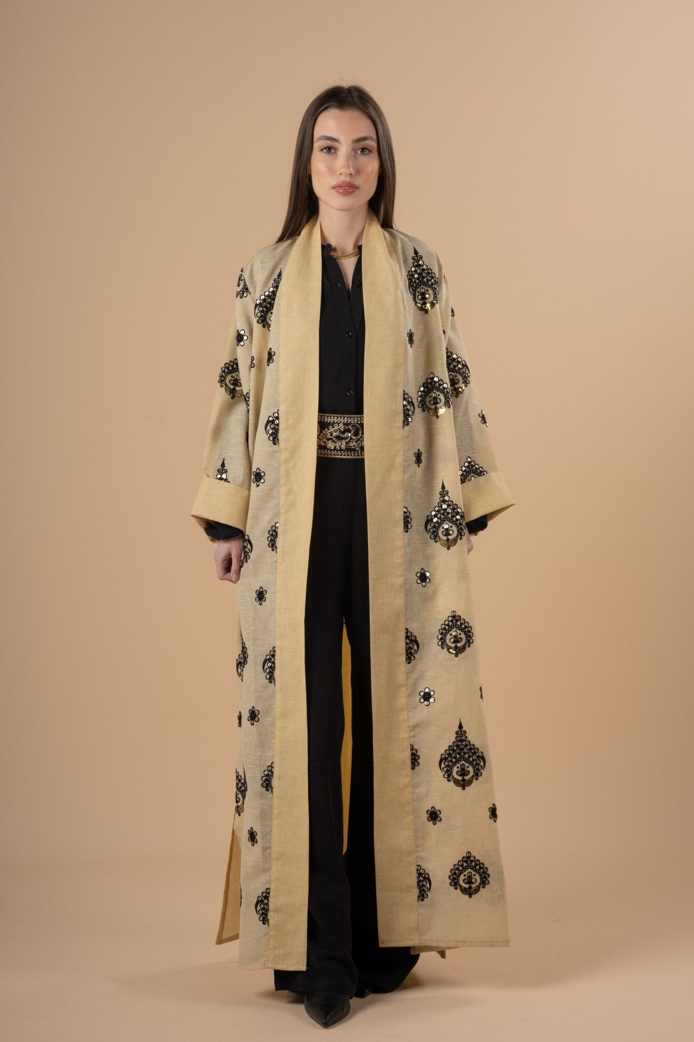 Beige Embro applique kaftan - nahlaelalfydesigns