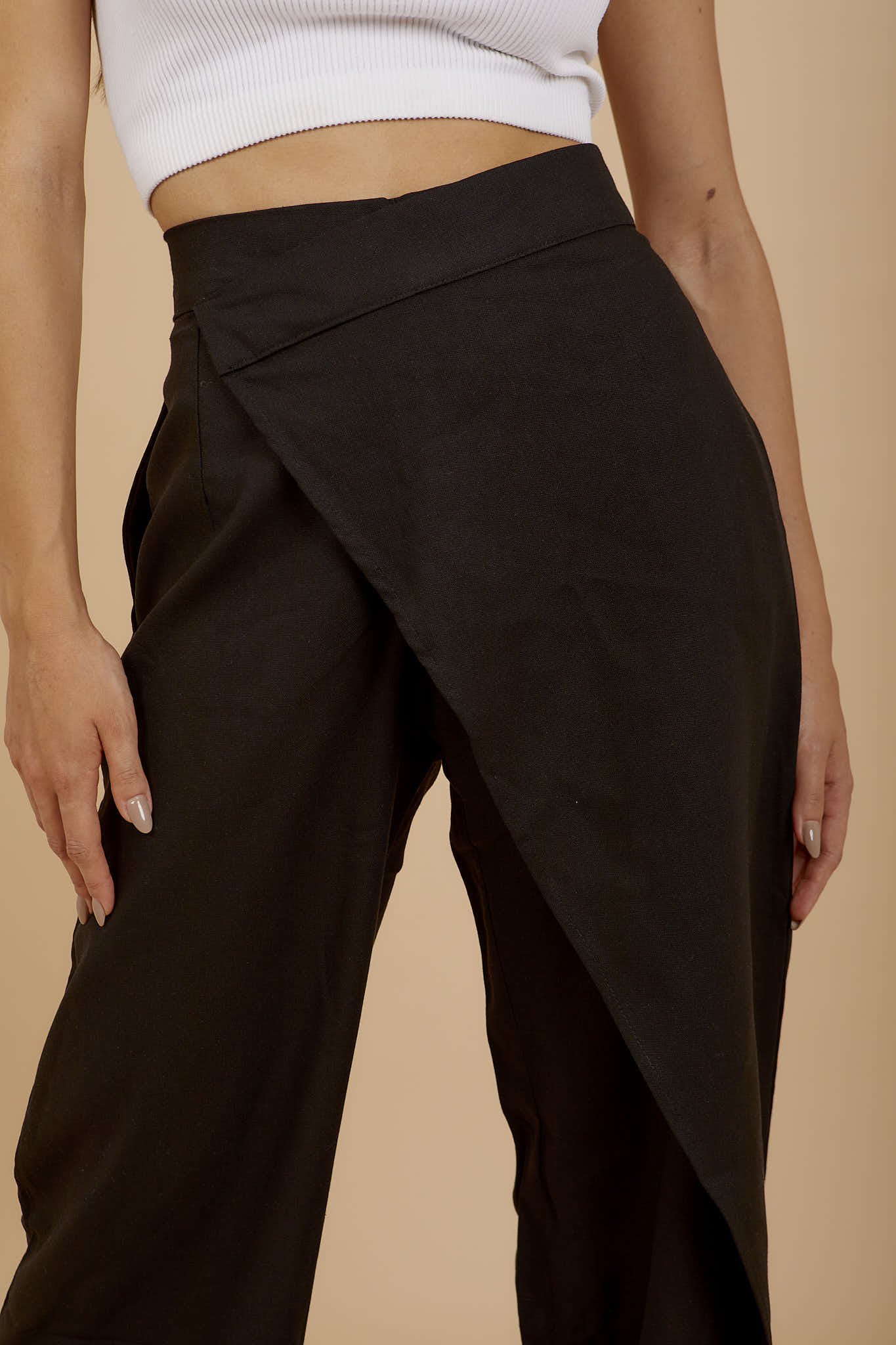 Black Wrap Linen Pants - nahlaelalfydesigns
