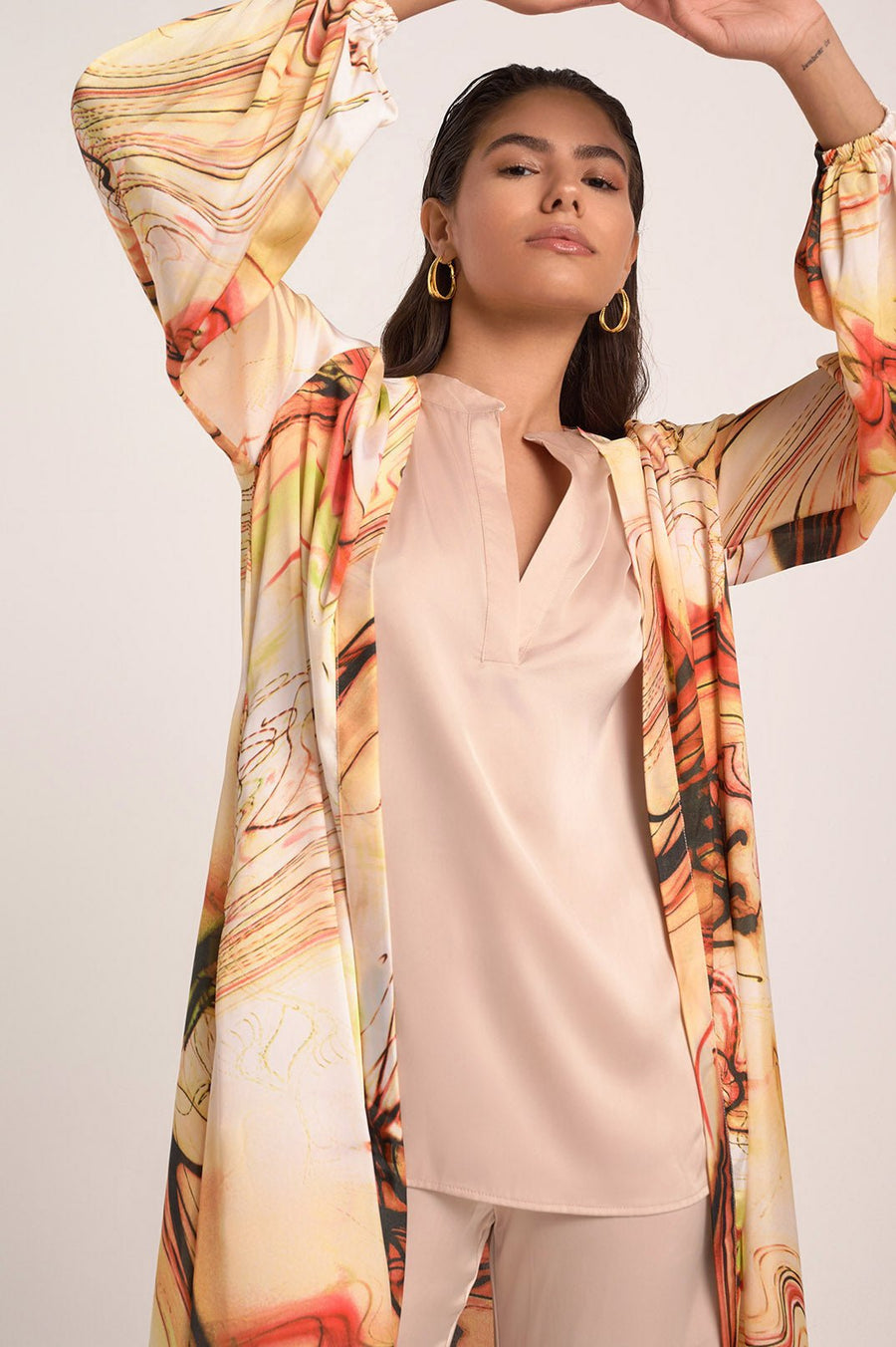 Satin offwhite/orange print kimono - nahlaelalfydesigns