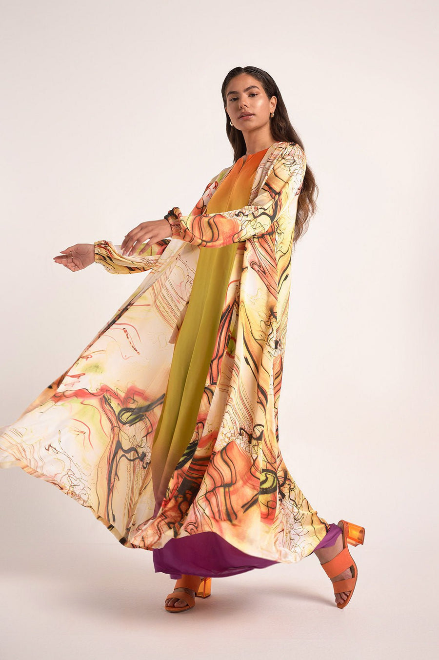 Satin offwhite/orange print kimono - nahlaelalfydesigns